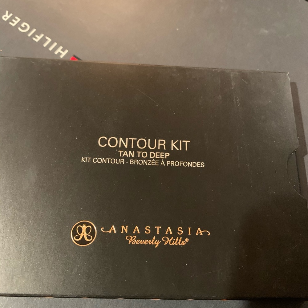 Anastasia Contour Kit - Powder - Tan to Deep - NIB